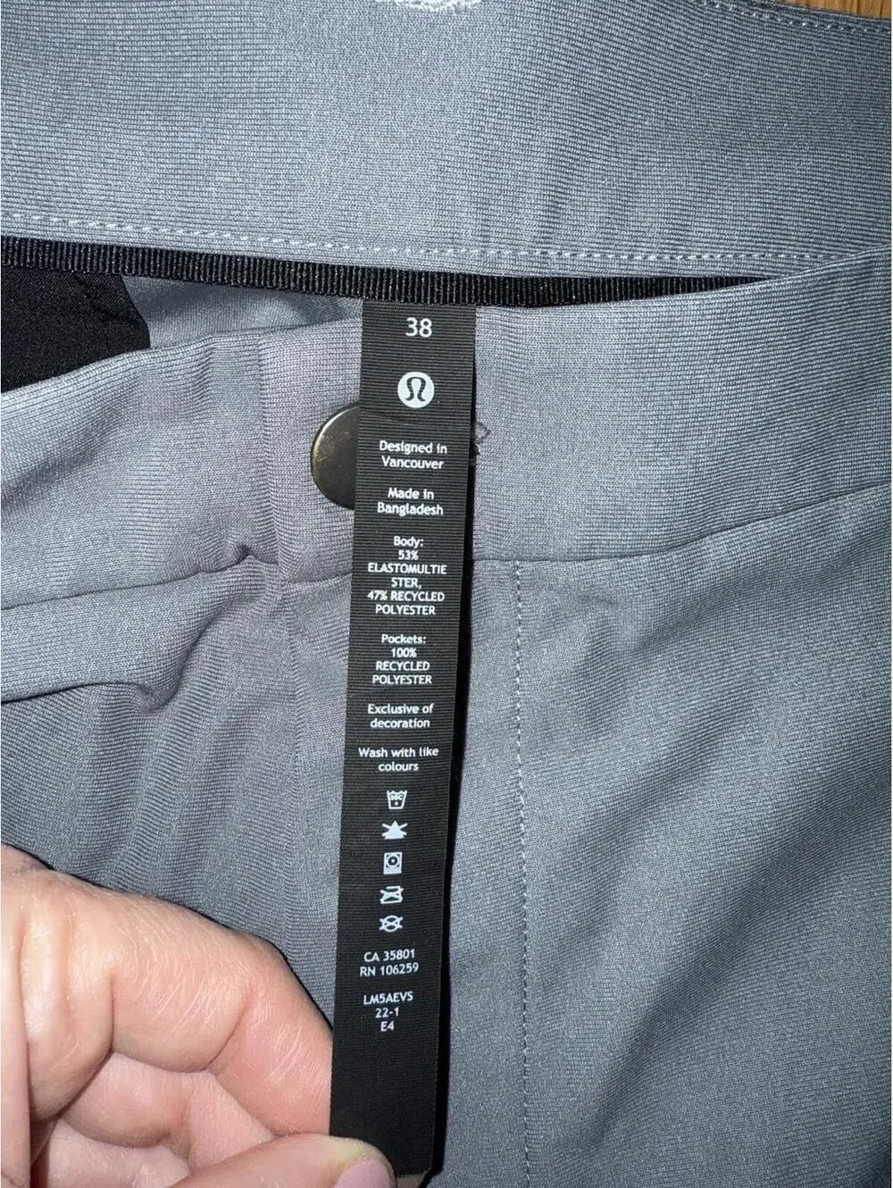 Lululemon mens Gray Commission ABC pants sz 38 Relaxed Fit Warpstreme M5AEVS